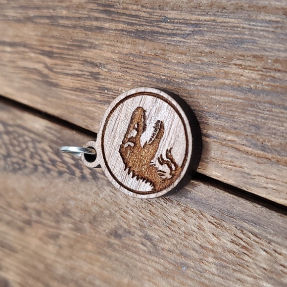 Jurassic park dinosaur openwork‎ wooden pendant - Picture 1 of 2